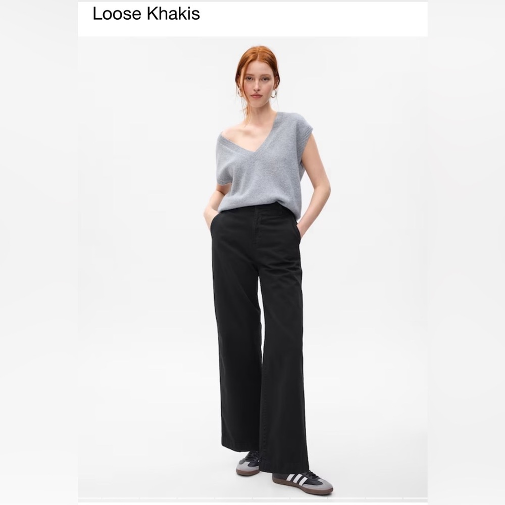Loose fit Banana Republic chino style khakis.